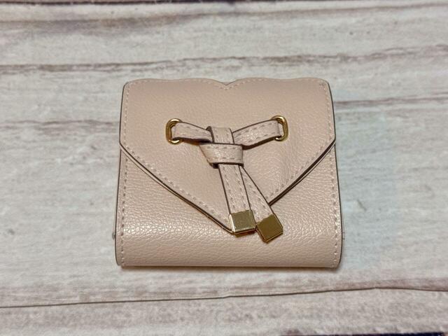 ビスで大人気のハートカットバッグのデザインを落とし込んだミニ財布!