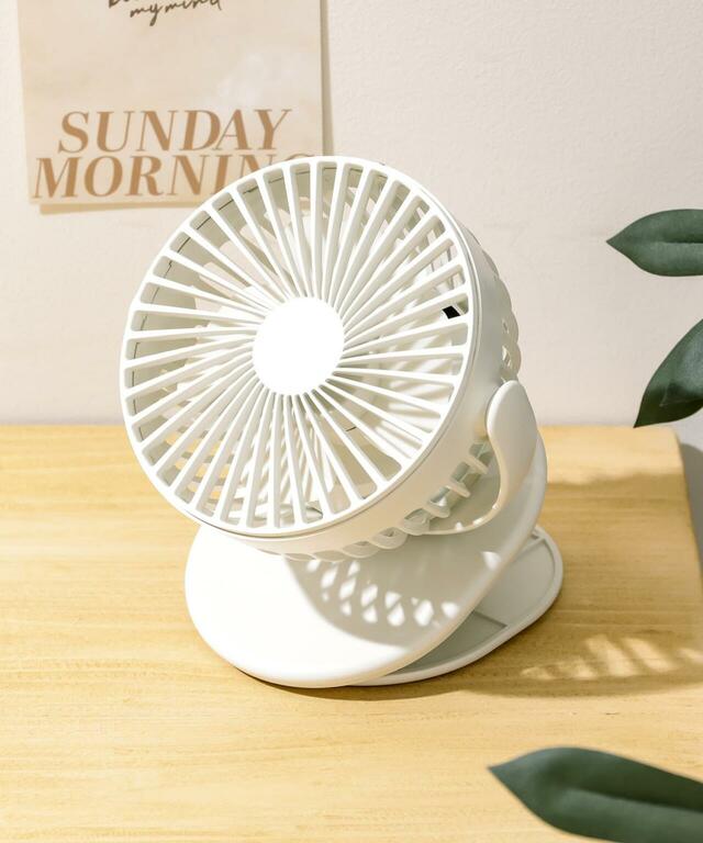 【3COINSの暑さ対策グッズ売上ランキング 3位】「充電式クリップファン」1,980円(税込)