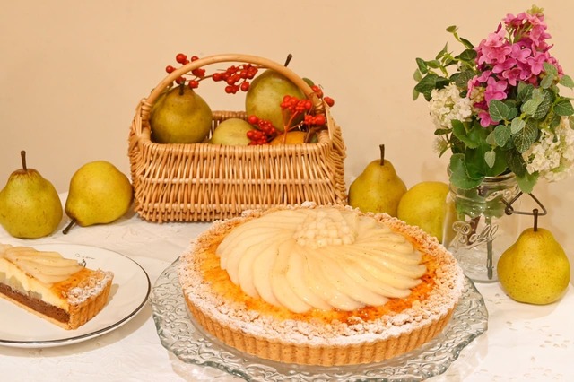 【キル フェ ボン「洋梨のシブーストとチョコレートのタルト」】2025年11月1日（土）～11月30日（日）発売予定の秋のタルト