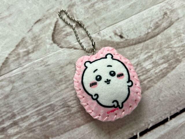 裏面はハチワレ同様パスタダンスを踊っています