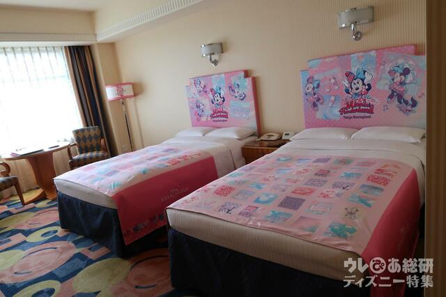 「ディズニー・パルパルーザ“ミニーのファンダーランド”」スペシャルルーム　ベッドがかわいい