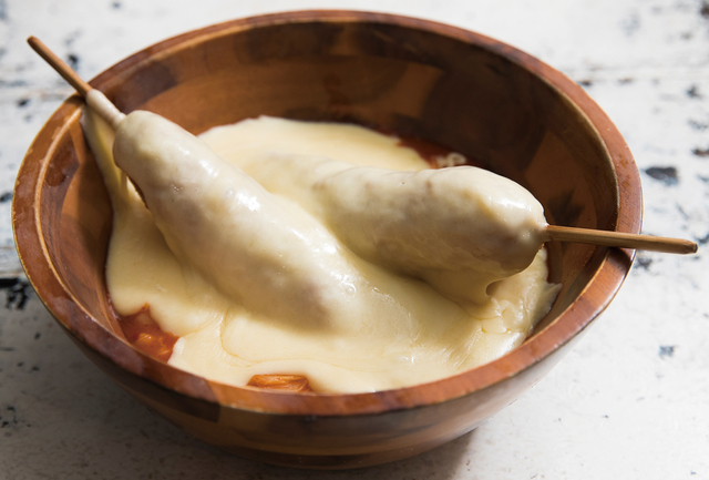 チーズフォンデュドッグ  980円（2人前から）｜GOGOタッカルビチーズマニマニ