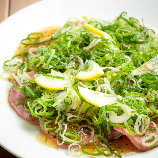 ねぎタン塩 レモンソルトで 699円（税抜）