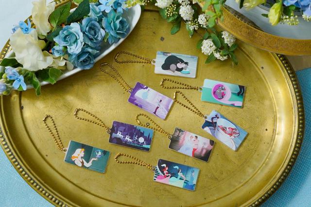 アクリルキーホルダー(ランダム8種)715円