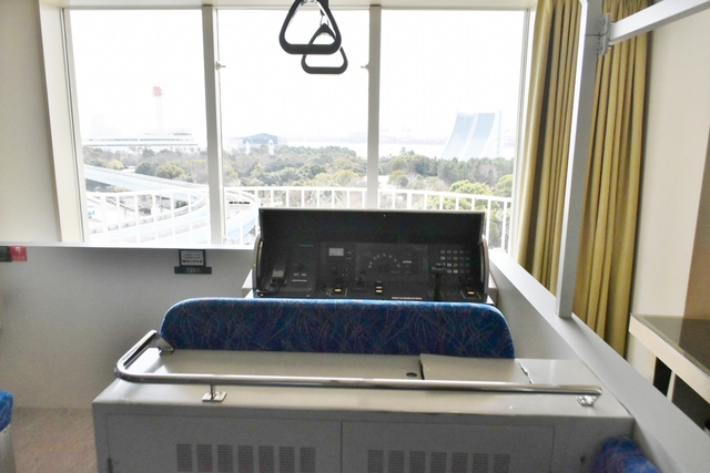 運転席を眺めて楽しむ