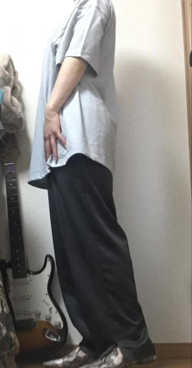 【GUのエンブロイダリーT】お尻まで隠れる丈感