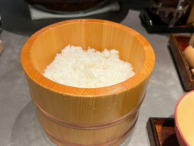 【土鍋ご飯いくしか】炊き立ての土鍋ご飯はひつまでのご提供!