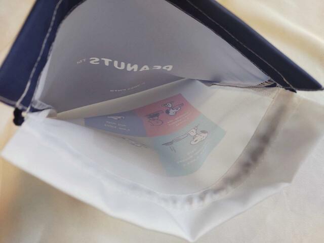 マチはないものの、柔らかい素材なのでたくさんモノを入れられます