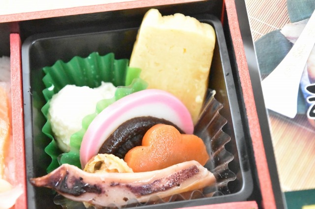 「大漁市場」人気のおかずが入っている