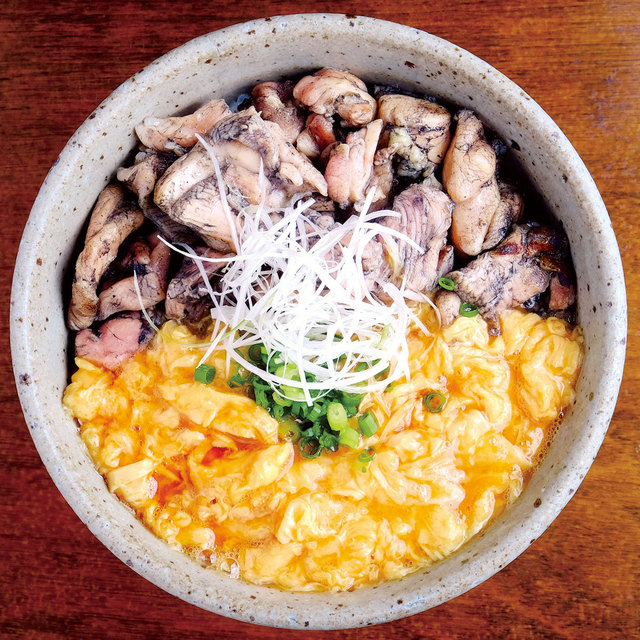 日本橋ぼんぼり・元祖炭火焼親子丼　1000円（ランチ900円）