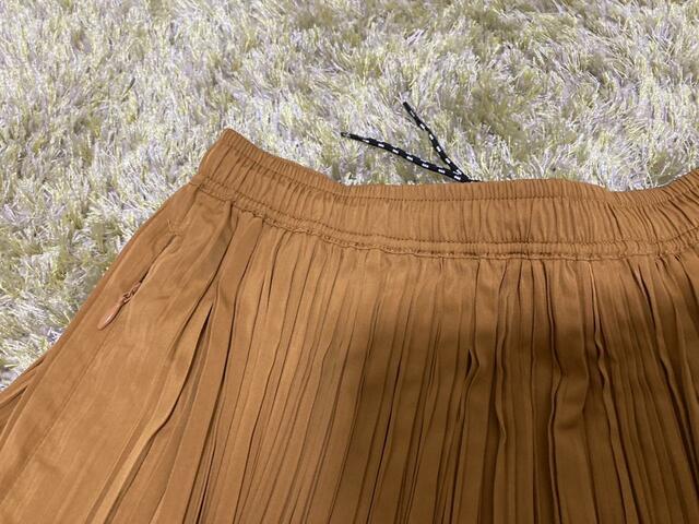 【ワークマン 撥水ランダムプリーツスカート】カラーはグレージュ、キャメル、カーキ、ブラックがあります