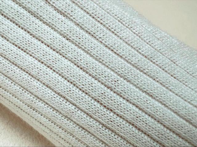 【GU UVカットリブコンパクトカーディガン(長袖)】縦模様がおしゃれ！