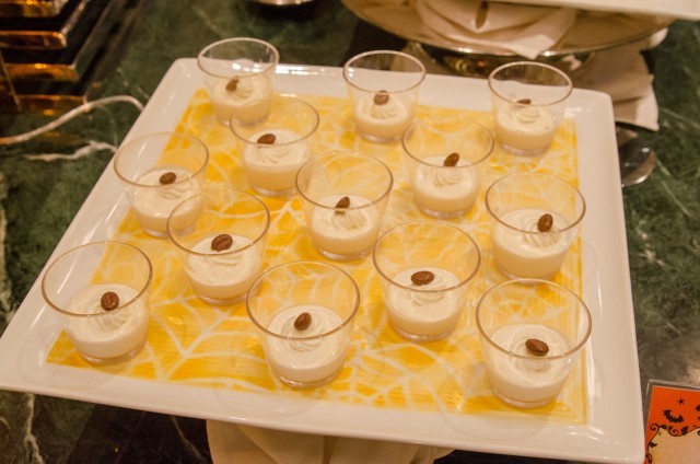 “ディズニー・ハロウィーン” ディナーブッフェ|東京ディズニーランドホテル「シャーウッドガーデン・レストラン」