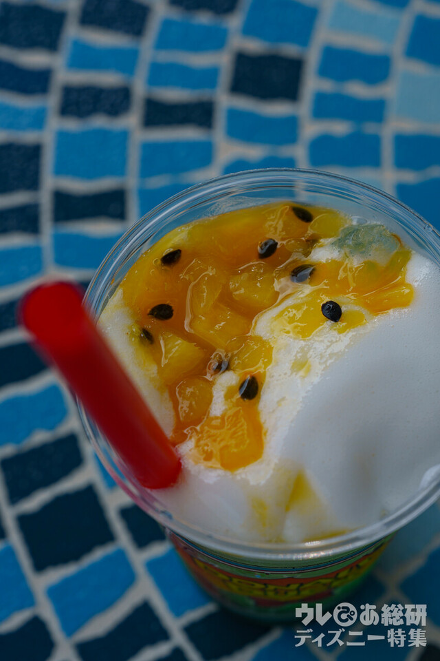 プラザパビリオン・レストラン「スパークリングゼリードリンク（トロピカルフルーツ＆オレンジ）、スーベニアコースター付き」