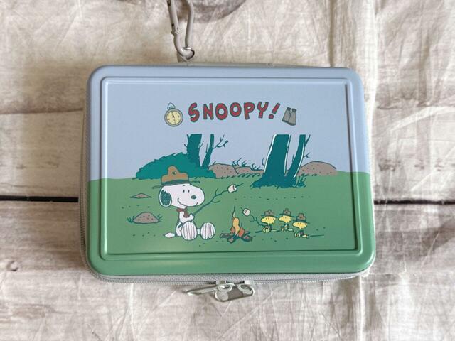 スヌーピー カラビナ付きジッパーティン 96g/税込1,097円