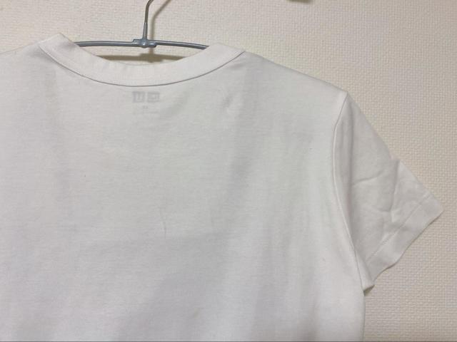 【ユニクロ　エアリズムシームレスVネックブラキャミソール】色によってはやや透けるかも