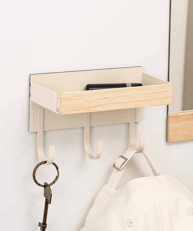 【3COINS×新生活おすすめグッズ】7「磁石付きフックトレー」770円（税込）