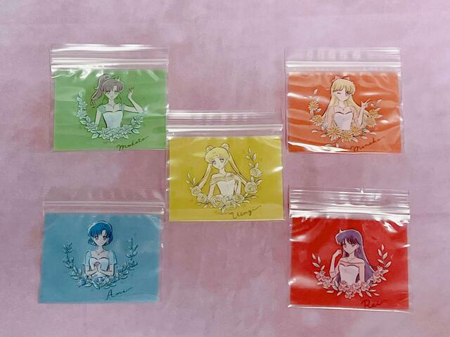 【3COINS×セーラームーン】ジップバッグ自体のカラーも、それぞれをイメージしたカラー♡