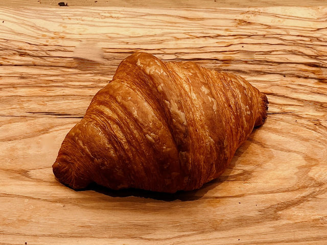 バターを変えてよりおいしくなった「クロワッサン」／セテュヌ ボンニデー