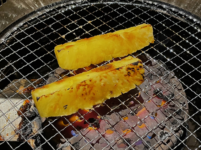 牛角赤坂店未知との遭遇な「焼きパイン」