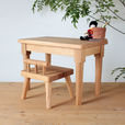 オーク無垢材で製作したキッズデスク/TIMELAG/18,000円