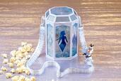 ポップコーン、バケット付き 3,000円｜アナと雪の女王｜ファンタジースプリングス｜販売店舗：東京ディズニーランド／東京ディズニーシー「ポップコーンワゴン」
