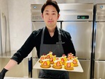 【Atelier Y】オーナーパティシエ、山﨑良人さん。「お菓子は、複数のものを組む合わせることでよりおいしくなります。そのことを意識してお菓子を作ってきました」