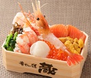 札幌市「肴や一連 蔵」活〆ボタン海老６種盛宝楽弁当（1人前）1,890円