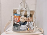 【MORGEN SKY 推し活ショルダーバッグ】荷物を入れて外側のDカンにチャームを付けてみました。バッグの上部にまだ余裕があります