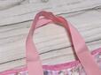 持ち手の長さは（約）65cm。長めなので肩がけも可能です