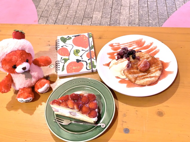 開催期間中は、赤レンガ倉庫の中でもいちご推し！