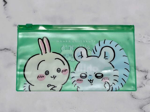 我が道を行くコンビのうさぎ＆モモンガ。相性はあまり良くなさそうですが、並んでいる姿はかわいいです♪