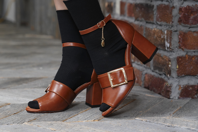 秋組 サンダル（SuperGroupies ）