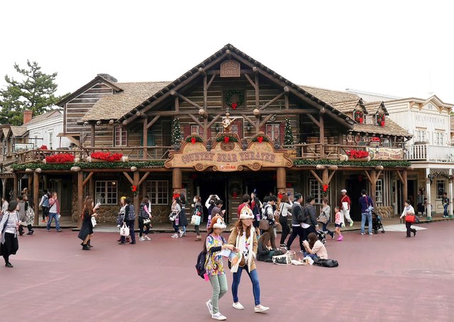 建物外観もクリスマスに