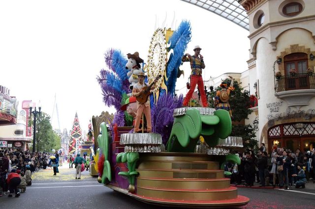 ユニバーサル・RE-BOOOOOOOON・パレード｜ユニバーサル・ワンダー・クリスマス｜ユニバーサル・スタジオ・ジャパン