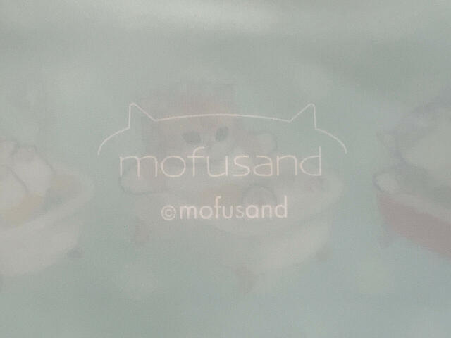 裏面は「mofusand」のロゴ入り
