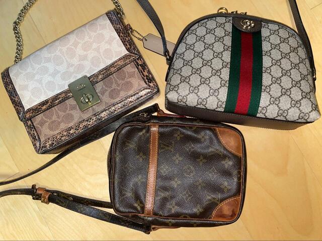 【無印良品 スチロール仕切りスタンド】手前の部分にはまだゆとりがあるので「スチロール仕切りスタンド」を使ってさらに収納