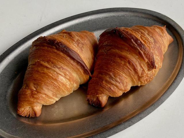 歯切れの良さを重視したNo.4クロワッサン（１個260円）／No.4
