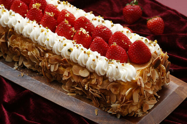 「ナポレオンパイ」＜期間：2026年1月20日～5月12日＞【旬のいちごを贅沢に楽しめるスイーツブッフェが登場！「インターコンチネンタル 東京ベイ」でいちご尽くしの世界へ♪】