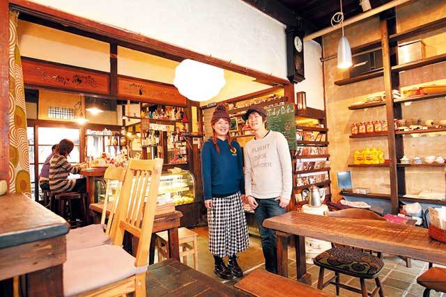 juen delicafe（大阪・天神橋筋六丁目）　オープン12年目の人気カフェを切り盛りする宮井さんと吉村さん。