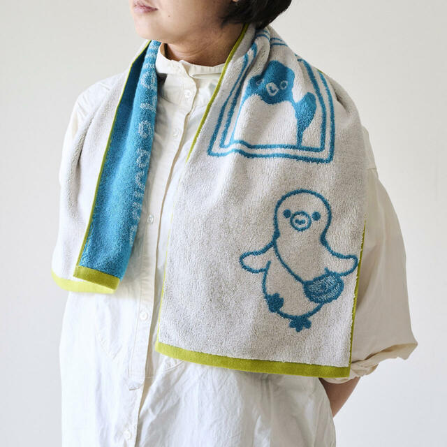 【Suicaのペンギン新作グッズ】スリムタオル（いってらっしゃい）／長さ約100cm×幅約25cmのスリムな形状です（税込1,750円）
