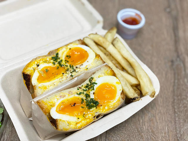 egg baby café　エッグベイビーサンドwithフレンチフライ