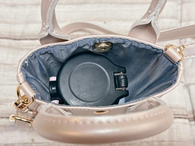 直径6.8×高さ17.8cmボトル：収納◎・ボタン×