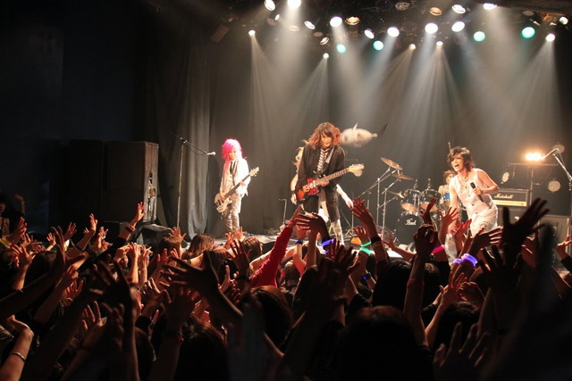 Jin-Machine（一日目）　『マグロに賭けた男たち』ではマグロがフロアを駆け巡る！