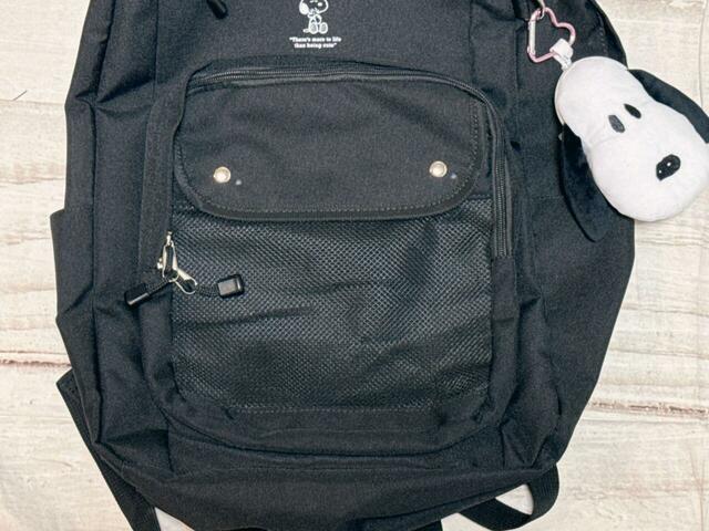 前面にはポケットが3つ