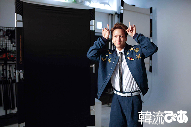 VIXXラビ　撮影：李俊永（STUDIO ZIP）