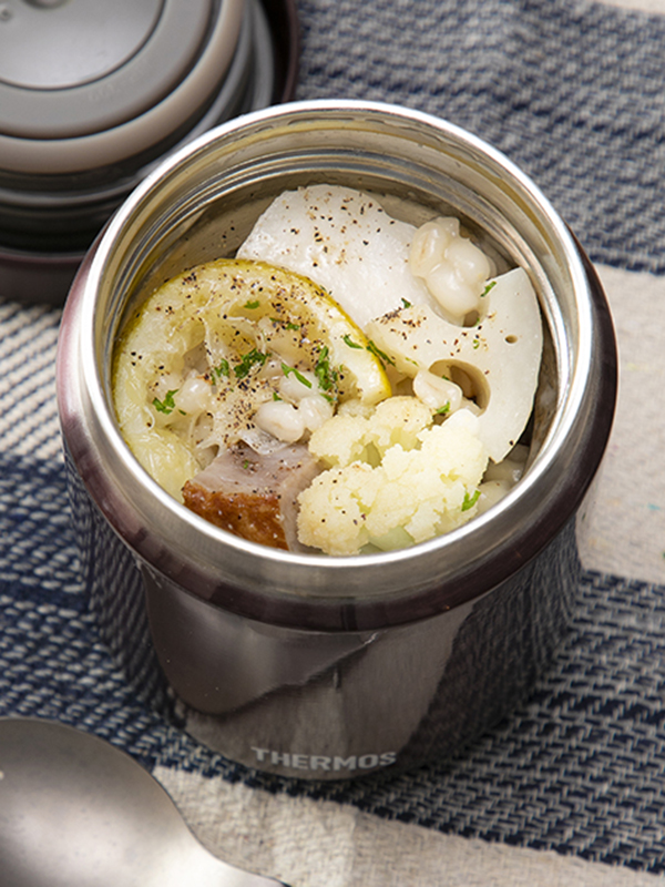 「白野菜ともち麦のホットサラダ」