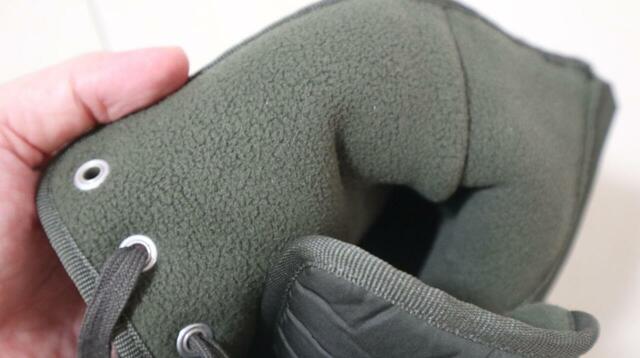 【ユニクロC パデッドレースアップブーツ】内側はふわふわの中綿入りフリース素材。真冬も活躍するあたたかさです♪