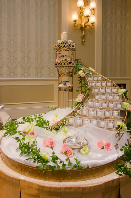 東京ディズニーランドホテル宴会場「シンデレラドリーム」でのウェディングプログラム「ディズニー・ロイヤルドリーム・ウェディング」©Disney