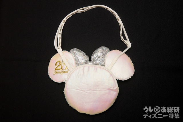 ポシェット ¥2,600｜裏側もオーロラカラー